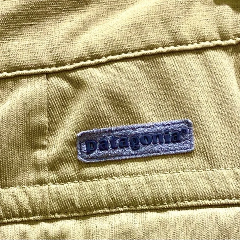 Patagonia Men’s Khaki Tan Size 38 Breathable Gorpcore Outdoor Casual Shorts